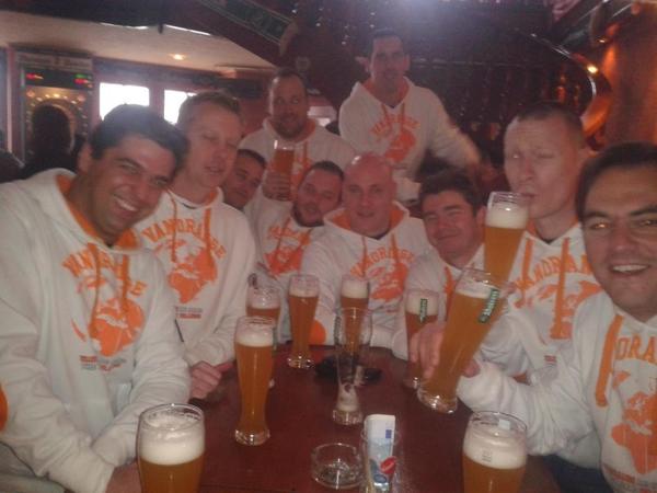 Barrydenouden's tweet image. Internos 8 in #Gladbach @vanorangecom