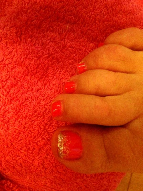 Spraymenow's tweet photo. Shake it til you samba gelish gel manicure http://t.co/3nfAX93G