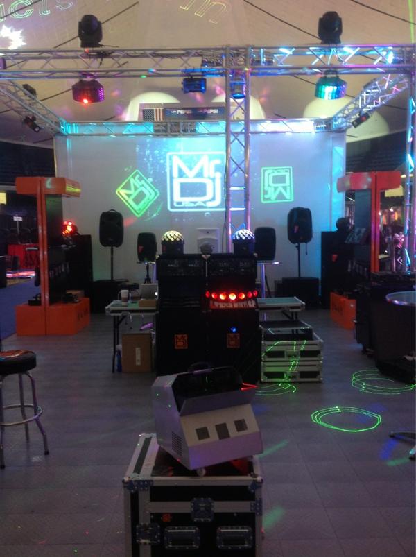 themrdjusa's tweet photo. #namm2013 last day, come see us booth 7407 and booth 6011 - lots of free goodies to give away! #nammshow http://t.co/HmqupiNC