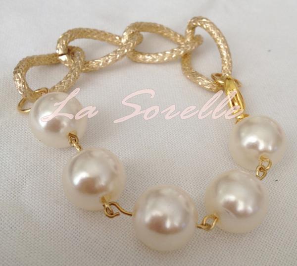 LaSorelle's tweet photo. Pulseira pérola e corrente. http://t.co/U5sINJTU