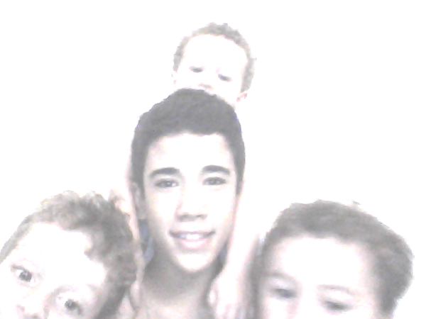 JooVitorFerraz4's tweet photo. Eu e meus sobrinhos... http://t.co/30GsmfaK
