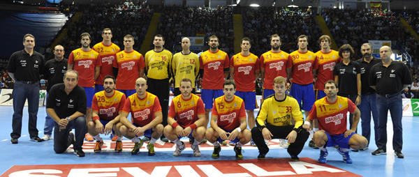 SpainMarcaSpain's tweet photo. ¡Enhorabuena a la Selección Española! Campeones del Mundo 2.013! ¡El Balonmano es Marca España! http://t.co/6KkTyBe7