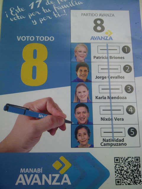 FrankSantanaE's tweet photo. Esta es la Forma de Votar en las Elecciones no dañes tu voto @hugoavera @vane_b1 @paulmolinaj @estefaniapoggi http://t.co/xS9ztWYE