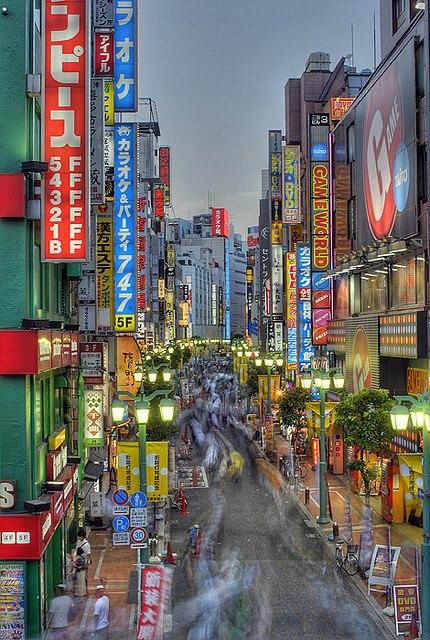 HostInsurance's tweet photo. Shinjuku Street, Tokyo. http://t.co/97REOfEC