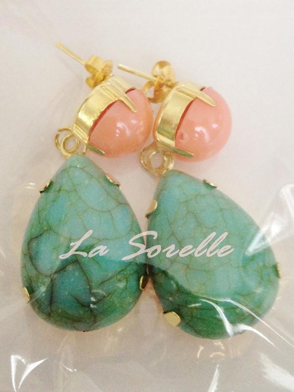 LaSorelle's tweet photo. Brinco azul turquesa com coral. http://t.co/27B02D2c