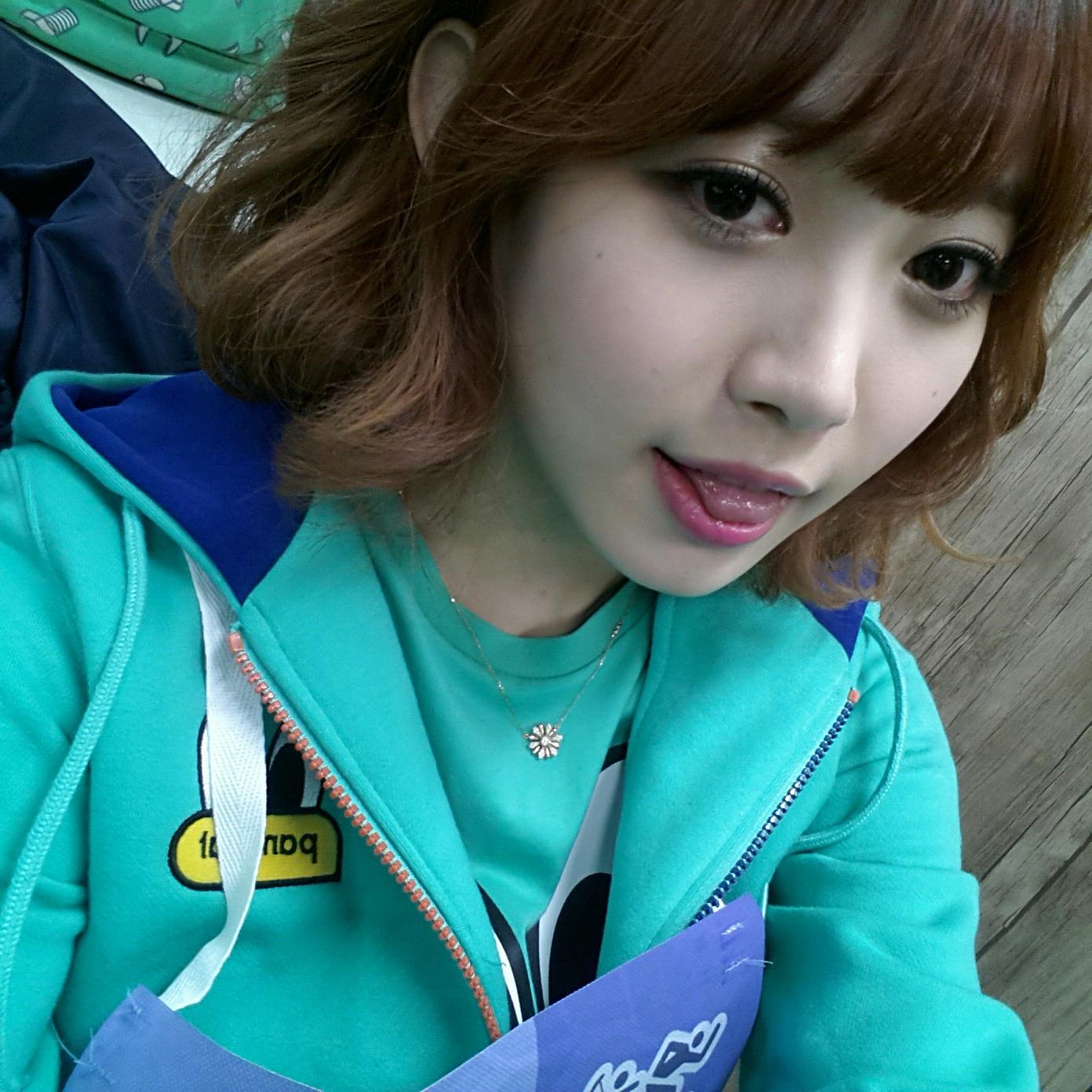 BBqvD6rCUAAedT_.jpg:large