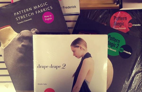 Nobale_Moda's tweet image. A la @laietana del @cececebe amb les edicions de @editorialgg moda, fantàstiques! Can I take them all? #patternmagic