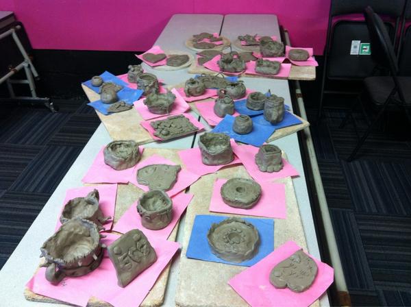 Cheshire_Craft's tweet image. Charles Darwin school have been doing some brilliant hand modelling this morning. #potteryfun