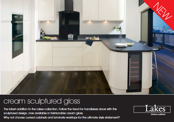 OfficialMarkTwo's tweet image. Fantastic new door-22mm door with integral handle, is available with MFC or PVC end panels and Curved base &amp;amp; wall units