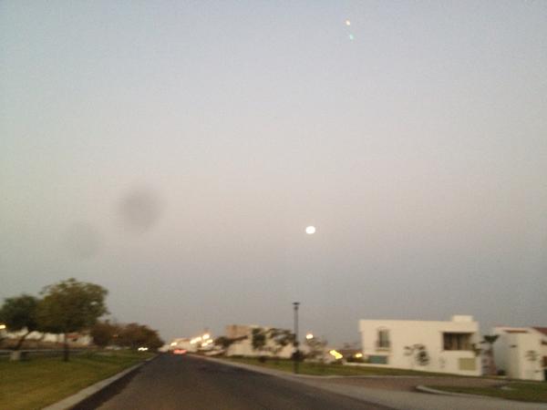 Que bonito despertar y aún esta mega luna !