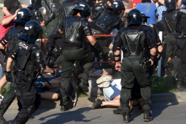 UltrasWorld1312's tweet photo. fuck the police ! http://t.co/UU4PAFrJ