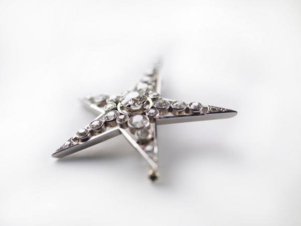 CHANEL's tweet photo. "The diamond represents, in its density, the greatest value in the smallest  volume." - Gabrielle Chanel http://t.co/U5N74yNf
