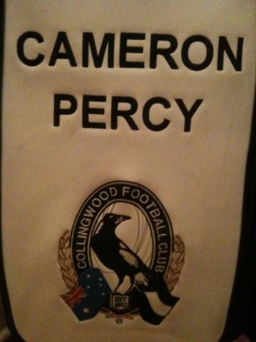 cameronpercy1's tweet photo. It's back.the greatest emblem in the world is back on the bag #sidebyside http://t.co/jYPAuL00