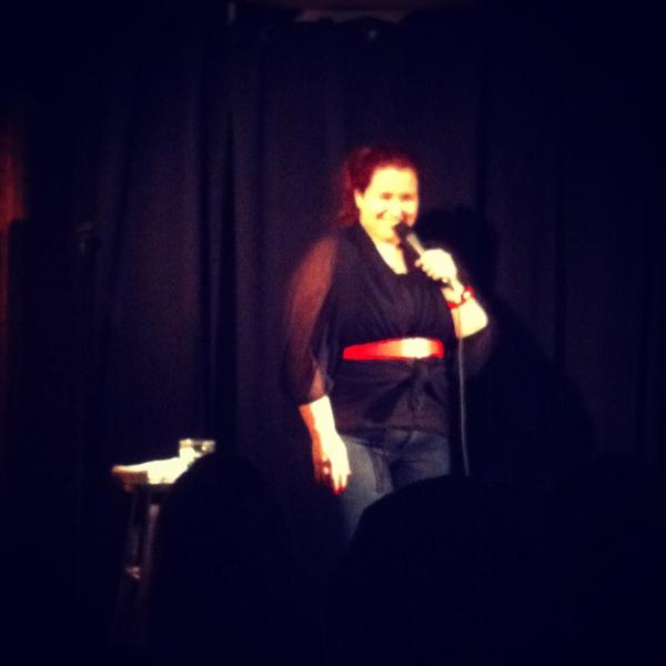 L'excellente Mélanie Couture clos la première partie des #lundisdelhumour! Vraiment tout un show jusqu'à maintenant!