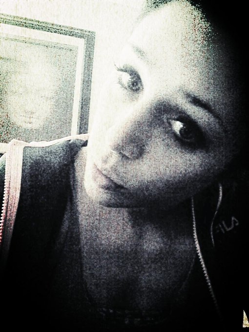 #rollingstone the weeknd #maxin' &amp; relaxin' @RavenBayxxx http://t.co/v44hlCpx<a href="/tag/rollingstone"class="tags">#rollingstone</a><a href="/tag/maxin"class="tags">#maxin</a><a class="tags" href="/tag/ravenbayxxx">@ravenbayxxx</a>