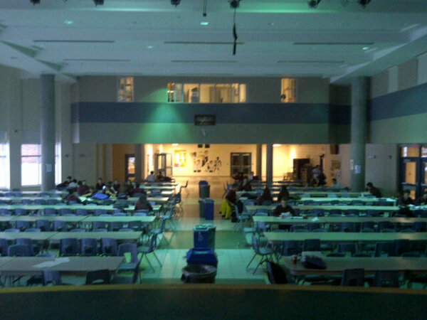 MagikTrixxx's tweet image. Power outage at school. #stAproblems #noexams? #fuckyeah