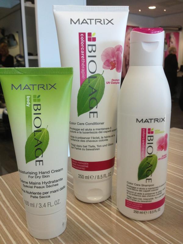 Bij twee produkten krijgt u  een handcreme  kado!!