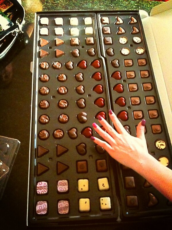Unveiledguide's tweet image. My early valentines day giant box of chocolates #Valentinesday #spoilt #luckygirl