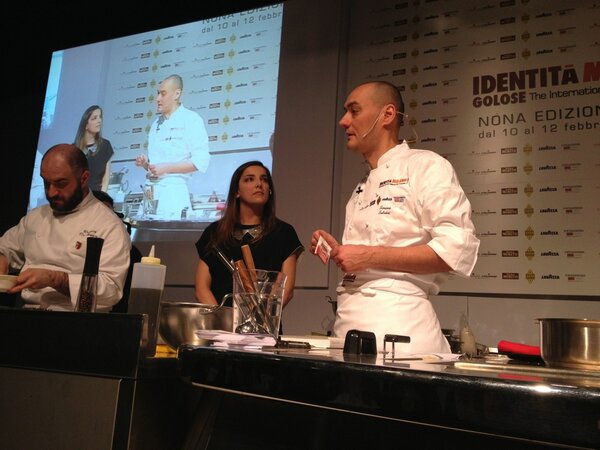 Cosmopolitan_IT's tweet photo. Simone Salvini a Identità Golose ci parla di pasticceria vegana. Ci facciamo dare una ricettina? ;) #Ig2013 http://t.co/HegU3qdc