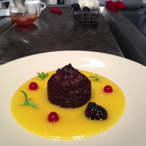 Cosmopolitan_IT's tweet photo. Tortino choco-vegan di Simone Salvini #Ig2013 http://t.co/I5BvcvtL