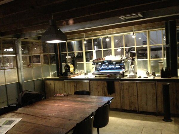 Jonboyallan's tweet photo. Best meeting room ever? Ozone http://t.co/Hoqs82Me