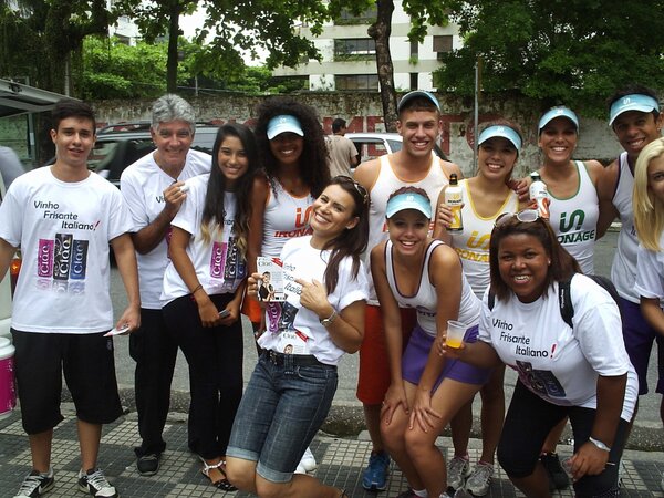 CIAOSP's tweet image. Nossa equipe na Degustação encontrou a Galera da TNT ...Oh Gente bonita e motivada ..... Divertidisssssimo !