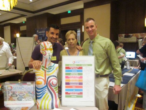 SETACGLBT's tweet photo. Con Pam Thompson y con el Conferencista Dr. Mark Koenig con el tema: "los gays en el paraíso". http://t.co/0QOY05wt