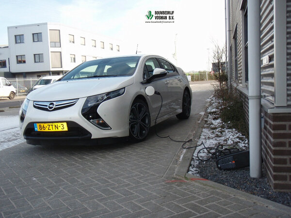 Niet alleen de bedrijfskleur is groen. Bouwbedrijf Vosman investeert in duurzaam ondernemen. #ampera