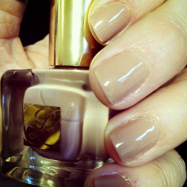 EsteeLauder tweet picture