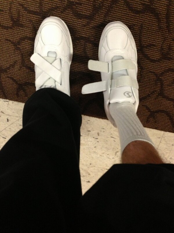 brandonhope1's tweet image. “@binnnasty: Trying on @brandonhope1 's new kicks http://t.co/g0iL0evv” only when your feelin fly #bullsjacket #swag