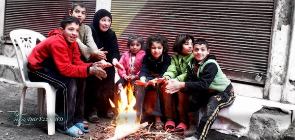 deirezzour's tweet photo. syria# deirezzor#
Winter cold .. and what carries from hope and optimism http://t.co/la9c7xTW