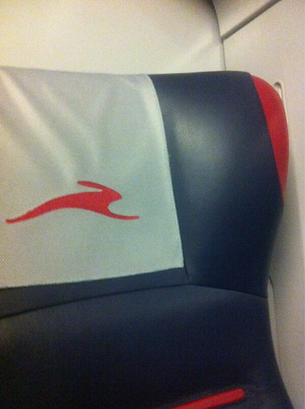 veronicazeno's tweet photo. itAlO....solo 90 minuti di ritardo...🚊🚉🚉🚞🚆🚄🚅🚈🚈🚈 http://t.co/S56NYDS0