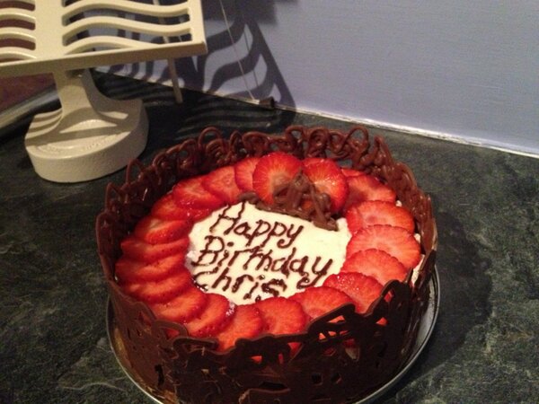 LisaClare82's tweet photo. @PudseyCCC @jbrooksbank @pippasharp75 1st bake after fingergate, happy to report all limbs still in tact!! Result!! http://t.co/OafTNv2f