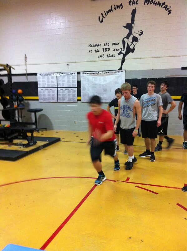 NeoshoFootball's tweet photo. Cats offseason. #EveryPlayEveryDay http://t.co/iuIXO1Io
