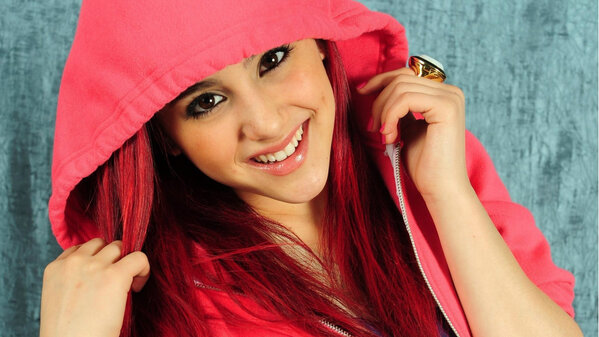 swag_FansJB's tweet photo. @ArianaGrande my idol, my role model) "I feel so proud of her!! http://t.co/rolBDKeD