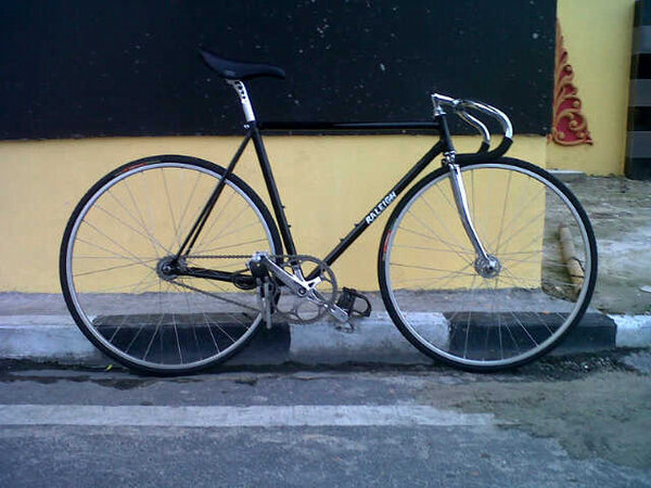 Wts frameset costum fork akisu 650neg 287939AB/085363061244 <a href="/GIRPATEN/">GIRPATEN Bike Works</a> <a href="/fixedandfurious/">Fixed and Furious</a> @FixieBikeMarket @Part_keirin
