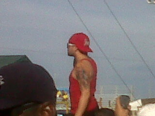 PRENSAFEELING's tweet photo. @chinoynacho CONCIERTO  CARNAVALES MANTA 2013 @FEELINGPROMUSIC @FEELING_RADIO http://t.co/uFwZ1dMm