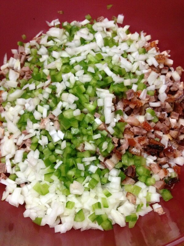 rizza_belle's tweet photo. Making sisig is such a pain!!!! #kitchenmode #prep #pinoydish http://t.co/2a10QfMm