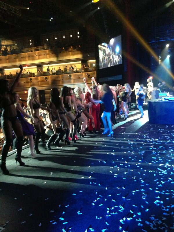 thealainajames's tweet photo. Cool back stage pic while @Tyga performed at the @avnawards ☺👍 http://t.co/U7LaG6rW