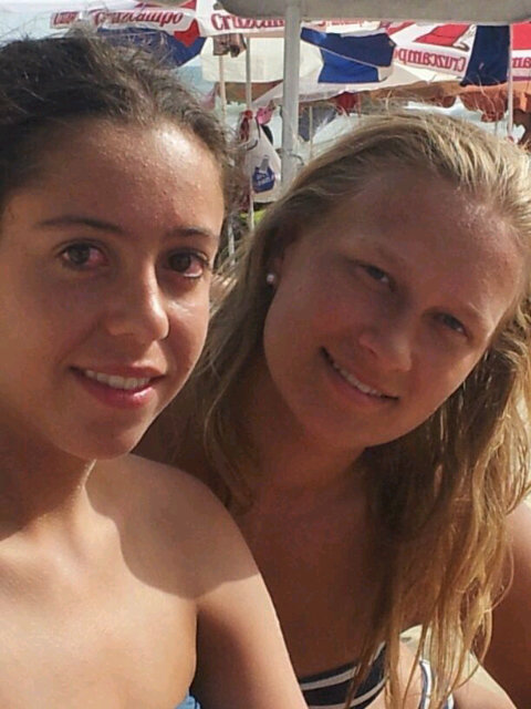macadugm's tweet photo. @isacotta_ FELICIDADEEEEEEEEEEES a la mejoooor! Te deseo el mejor dia y que te regalen muchas cosas #tequierooo http://t.co/NBhckCfW