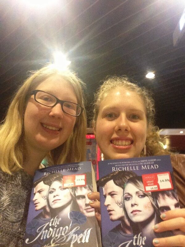 vivj32's tweet image. Indigo Spell release day @RichelleMead  #SydrianFeels #JustCasually #IndigoSelfie