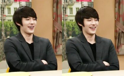 Woobin_p_b's tweet photo. 눈웃음.. ♡ #뱀아돌 http://t.co/RyMq8jgE