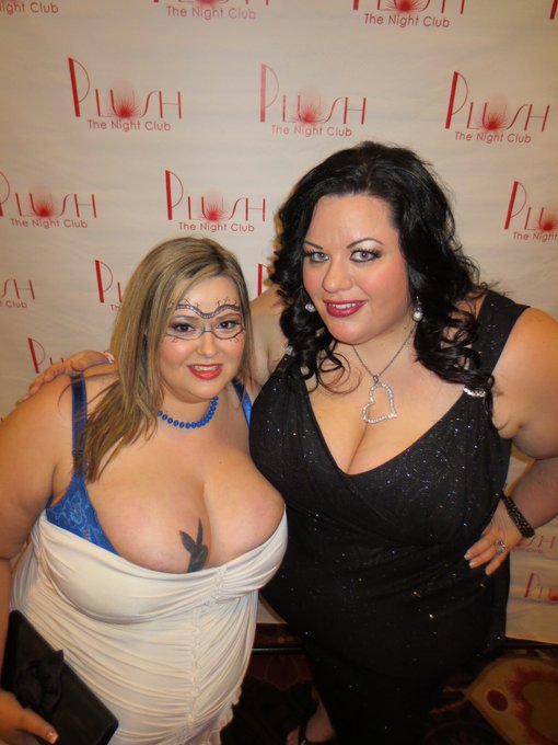 Fave pic of the @XLenceBBW weekend! Loves me some @MandyMajestic! http://t.co/JWof9Kxv<a class="tags" target="_blank" title="On Twitter" href="/?out=eyJ0eXAiOiJKV1QiLCJhbGciOiJIUzUxMiJ9.eyJpYXQiOjE3MjE0NjI3NDIsImlzcyI6InR3cG9ybnN0YXJzLmNvbSIsIm5iZiI6MTcyMTQ2Mjc0MiwiZXhwIjoxNzUyOTk4NzQyLCJyZWRpcmVjdF91cmwiOiJodHRwczovL3R3aXR0ZXIuY29tL1hMZW5jZUJCVyJ9.ON8FE17IfQxR6cIE00VQXQXu2YY-dljOVBPFDO5wZbLeGbqjawAYFmQGpIXkgxbELFDeL1WRiGmEe4PcZEYHCg">@XLenceBBW</a><a href="/tag/bbw"class="tags"><span>#bbw</span></a><a href="/tag/tittytuesday"class="tags"><span>#tittytuesday</span></a><a href="/tag/yourewelcome"class="tags"><span>#yourewelcome</span></a><a href="/tag/ssbbw"class="tags"><span>#ssbbw</span></a><a href="/tag/hugeboobs"class="tags"><span>#hugeboobs</span></a>