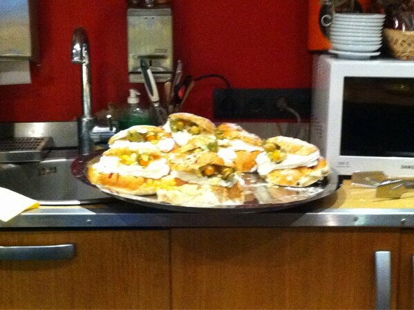 sinisepp's tweet image. Vastlapäeval Werneris taldriku-suurused (pere)kuklid, tore!