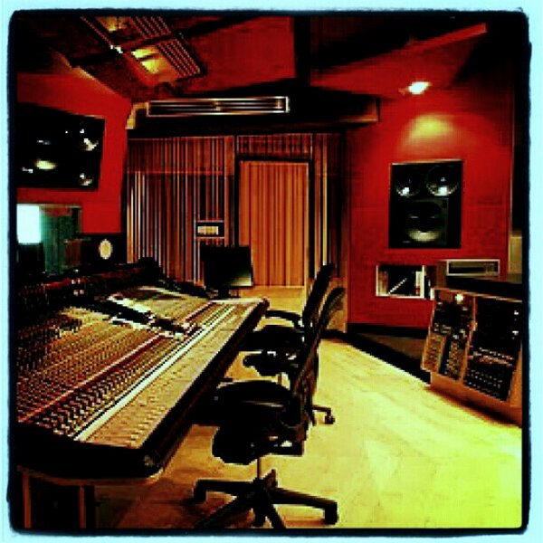 megakali's tweet image. #like my page #gr #2mi #rt #twosup #kosmic reverbnation.com/tharealod