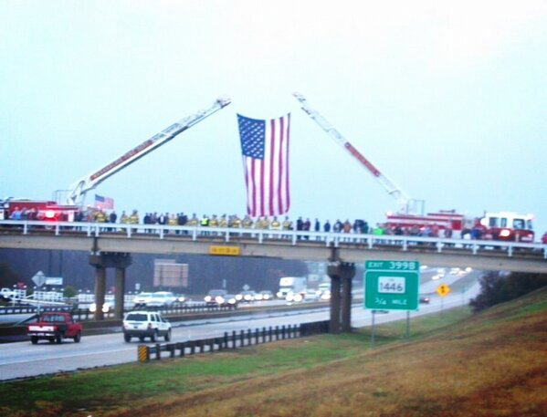 MiicahMinor's tweet photo. RIP Chris Kyle U.S.N #american #badass http://t.co/EK5lzFjZ