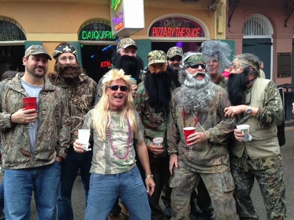 MissyMeaux515's tweet photo. @JaseDuckman happy Mardi Gras from. Bourbon street! http://t.co/Zfqc2JY6