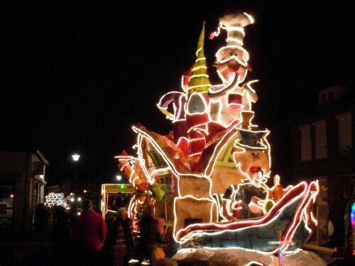 Nog ééntje #fijnfisjenie #Peeënrijk lampkesoptocht Dongen vanavond 19:30