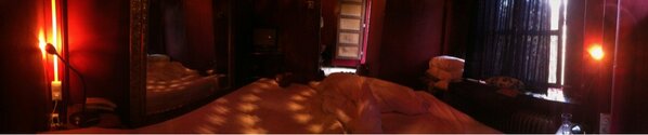 NichonGlerum's tweet photo. Sleeping in gorgeous #hotelbazar during last edition of #IFFR13 http://t.co/tU605XOJ