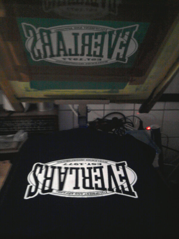 stillBlaze's tweet photo. neuer Hoodie
#Siebdruck #still-ill-Frankfurt #Lars  #FFM http://t.co/LBPe4ydK